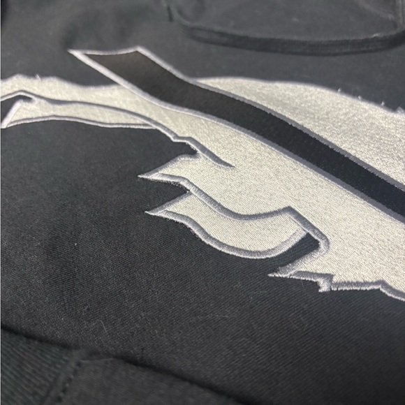 🔥 Buffalo Bills Embroidered Black Hoodie NFL - Picture 4 of 5